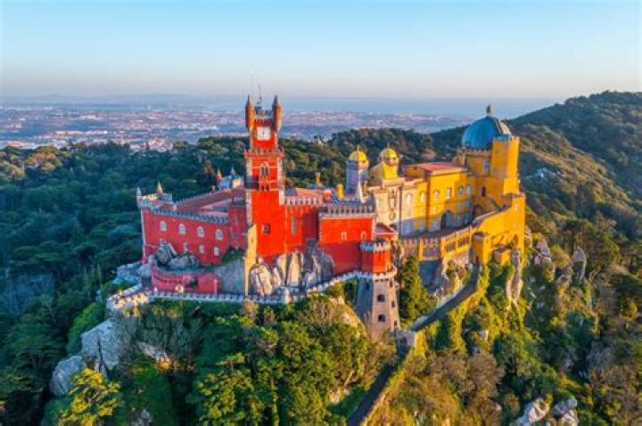 10 Incredible Day Trips From Lisbon