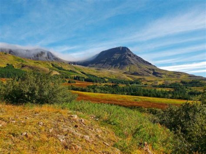 13 Gorgeous Mountains in Iceland to See