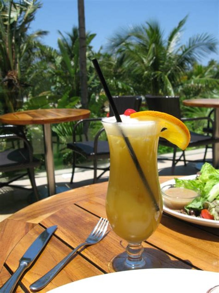 15 Best Bahamian Drinks | Celebrity Cruises