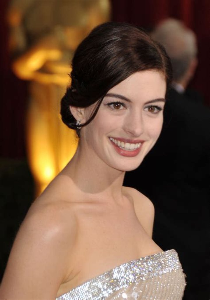 Anne Hathaway Pictures