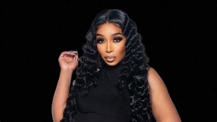 Artist Faline San Is Unique in So Many Ways. Get to Know Her