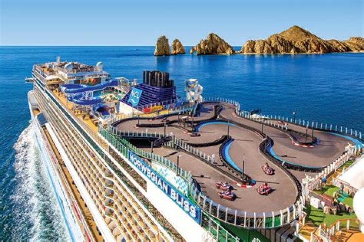 Best Mexican Riviera Cruises 2024 & 2025