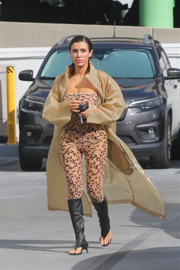 Bianca Censori's see-through neon tights leaves bystander in 'disbelief'