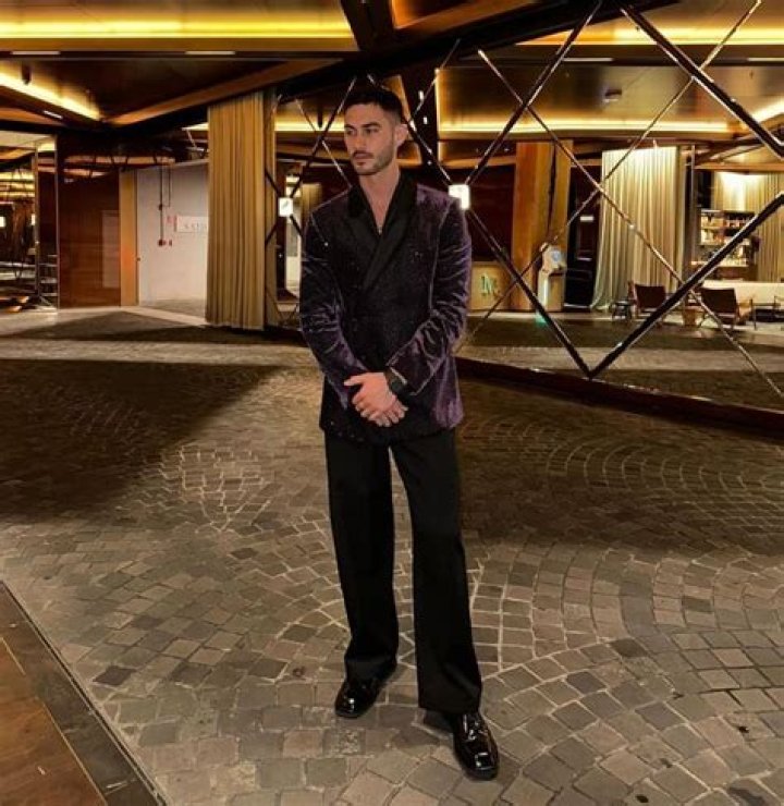 Dark Desire's Alejandro Speitzer age, Instagram, height