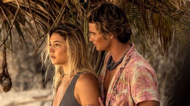 Do Sarah and Topper get back together in Outer Banks season 3?