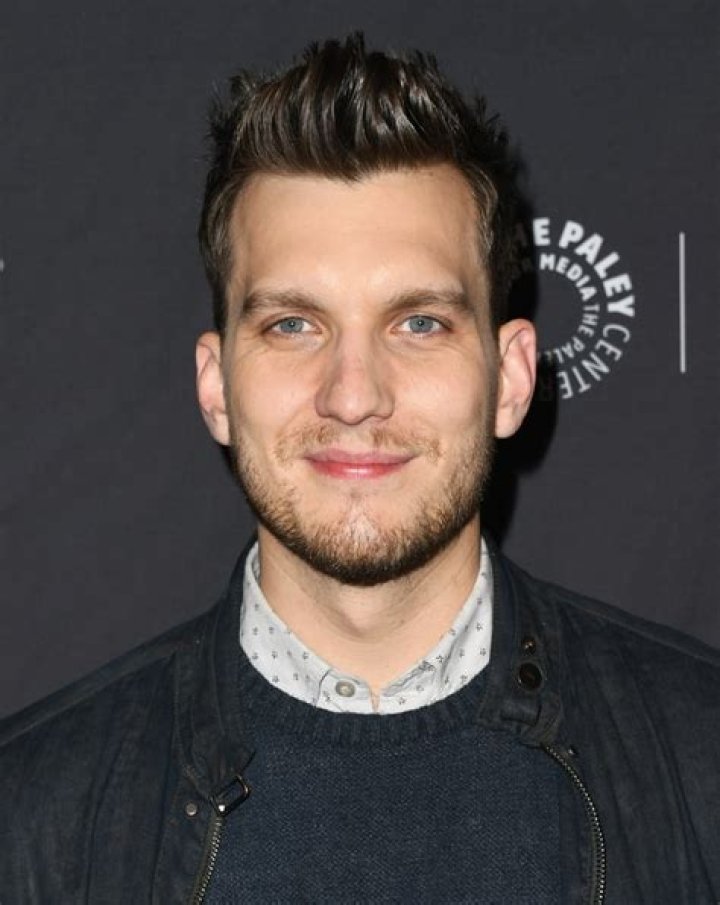 Does Ryan die in You season 3?