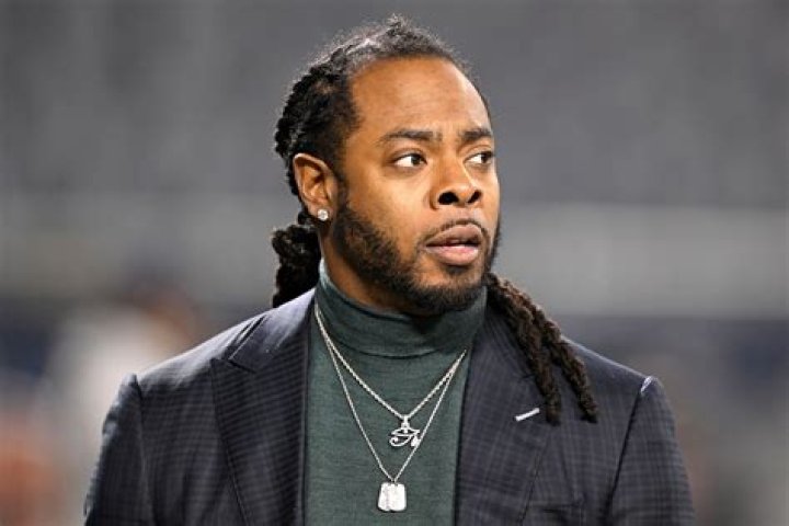 How Does Richard Sherman Use Twitter?