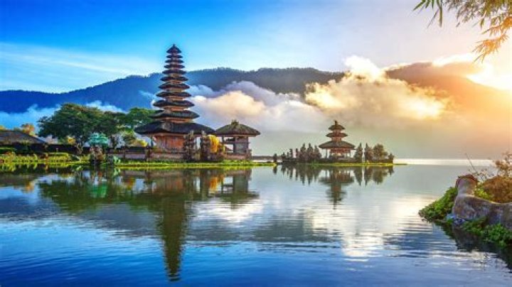 Indonesia Cruises: Best Cruises to Indonesia