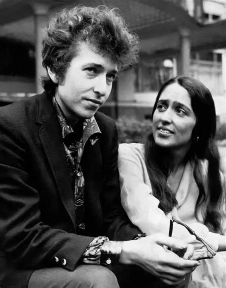 Joan Baez Bio, Husband, Gay, Children, Net Worth