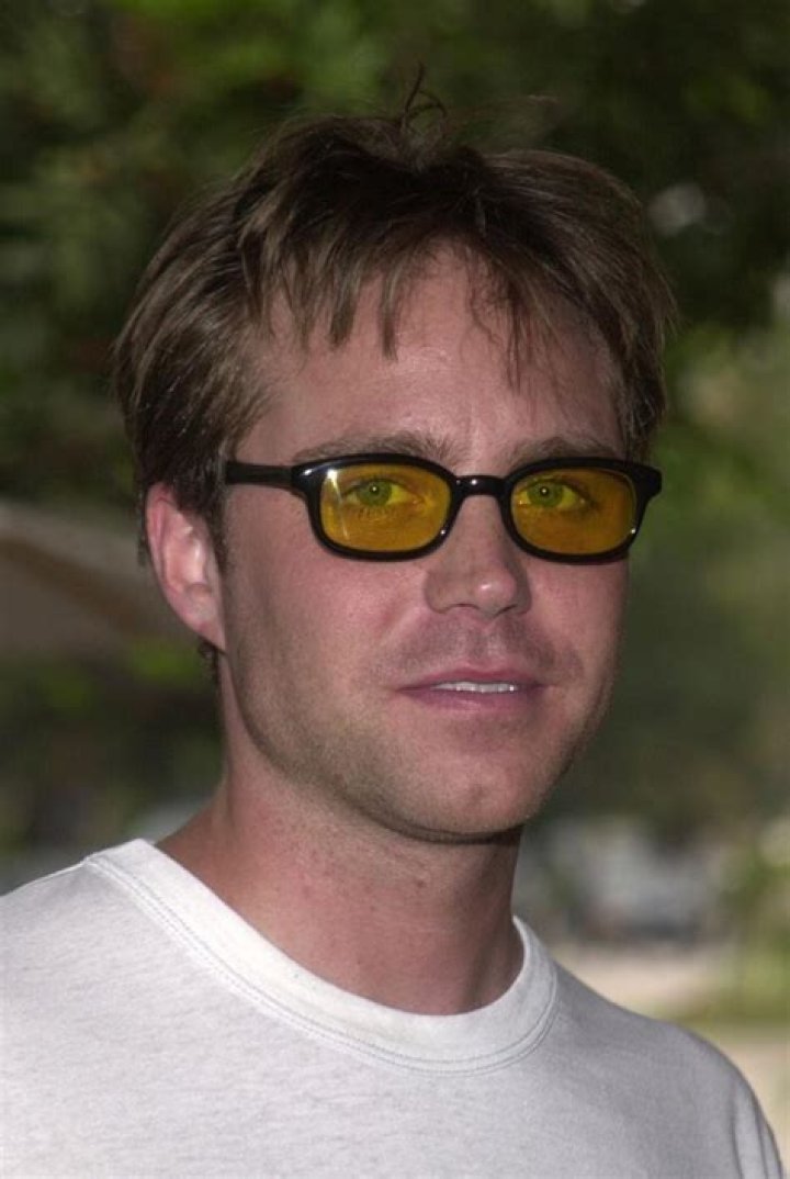 Jonathan Brandis Height - CelebsHeight.org