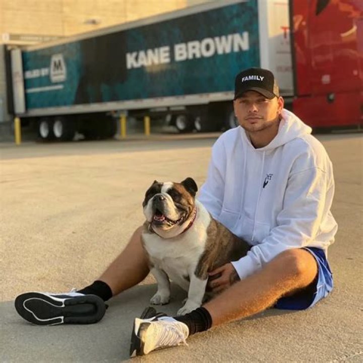 Kane Brown Pets - Celebrity Pets
