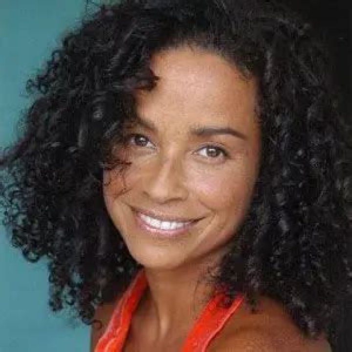 Maxine Sneed Wiki, Bio, Age, Married, Divorce, Children, Net Worth, News