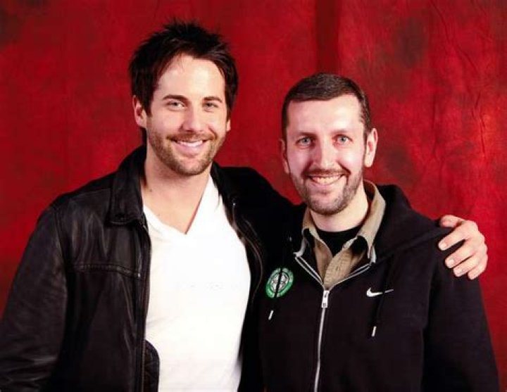 Niall Matter Height - CelebsHeight.org