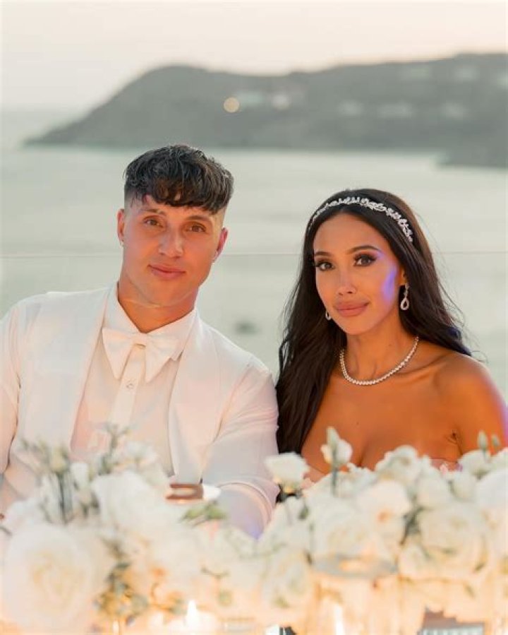 Scarlet Vas married her 'stepbrother' and now makes $200k a month after ditching TV