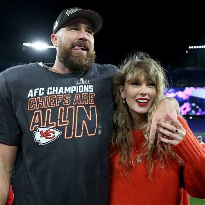 Taylor Swift and Travis Kelce spent all night in a hotel room for her fans