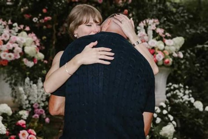 Taylor Swift photo of her 'moving van' to live with Travis isn't what it seems