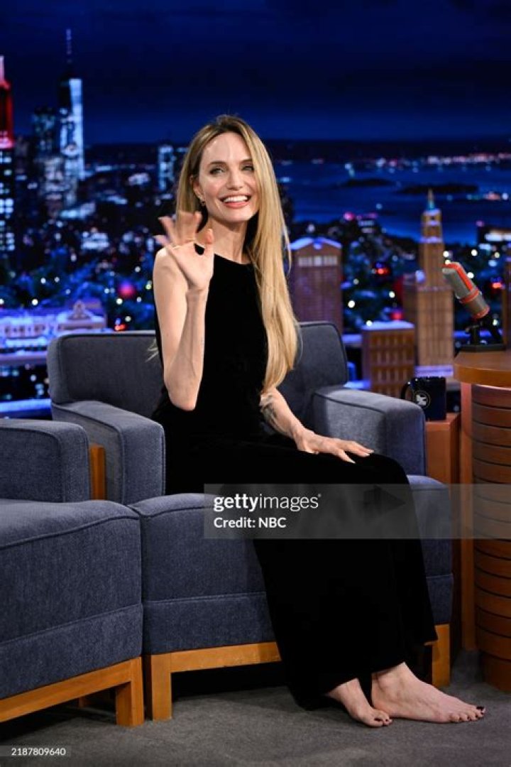 The Funniest Jokes about Angelina Jolie’s Feet