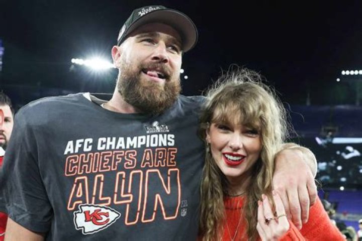 Travis Kelce lifting Taylor Swift in the air at Coachella has fans 'giggling so hard'